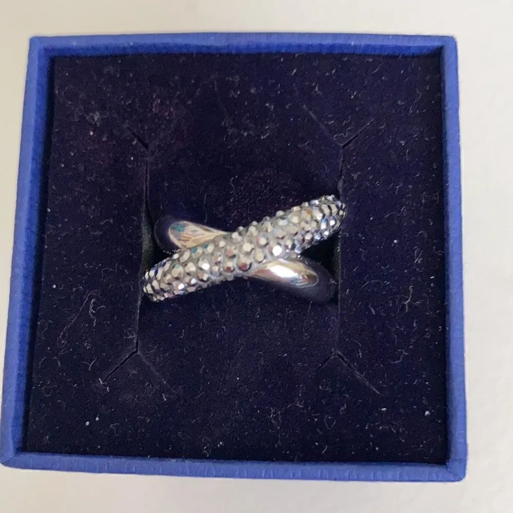 Swarovski Crystal Dust Cross Cry Ring